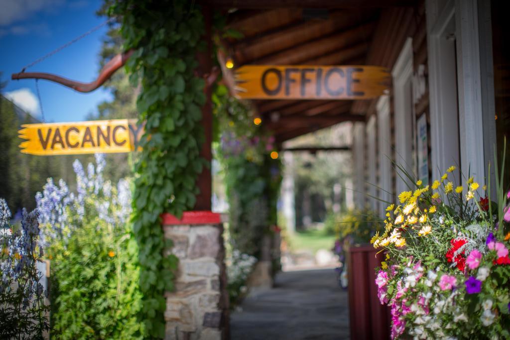 Paradise Lodge And Bungalows Lake Louise Εξωτερικό φωτογραφία