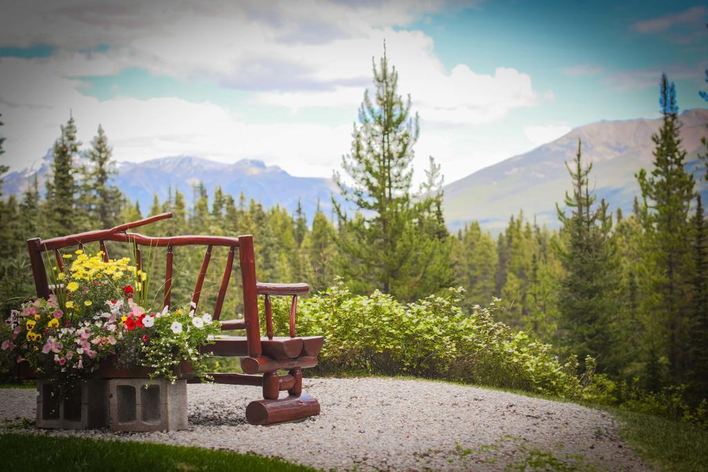Paradise Lodge And Bungalows Lake Louise Εξωτερικό φωτογραφία