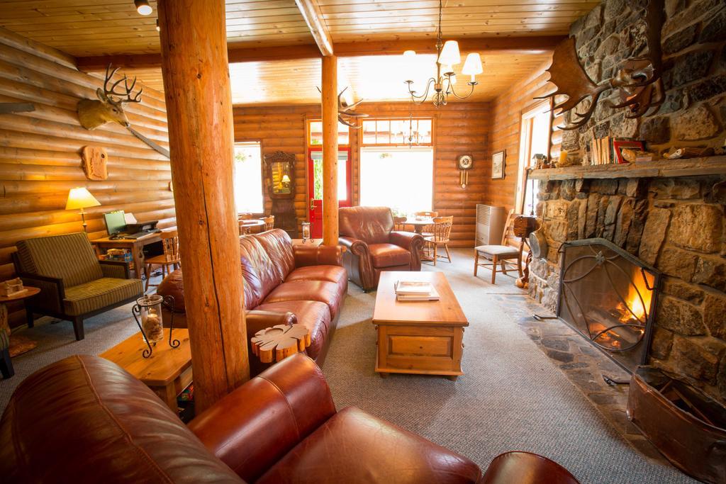 Paradise Lodge And Bungalows Lake Louise Εξωτερικό φωτογραφία