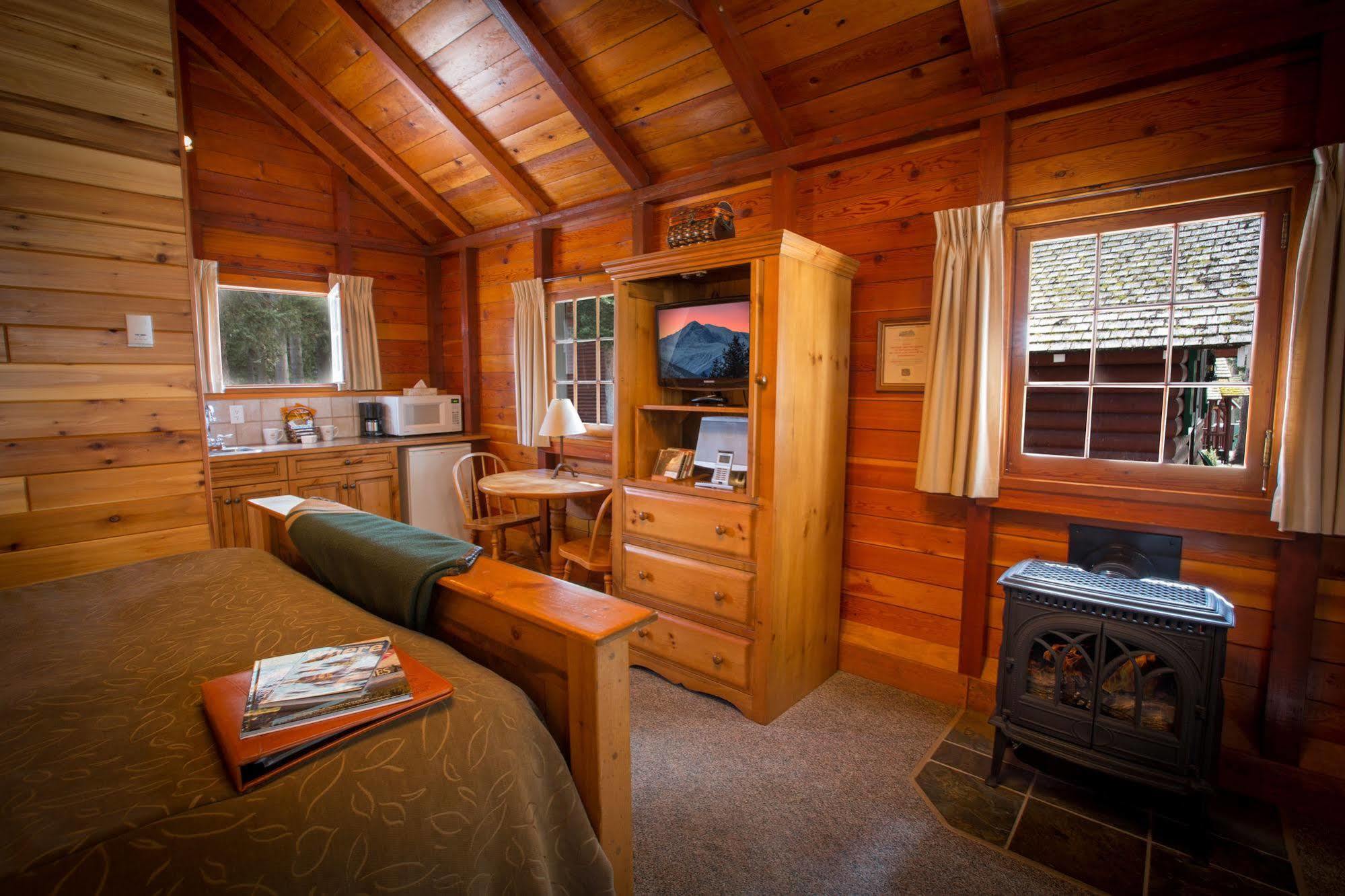 Paradise Lodge And Bungalows Lake Louise Εξωτερικό φωτογραφία