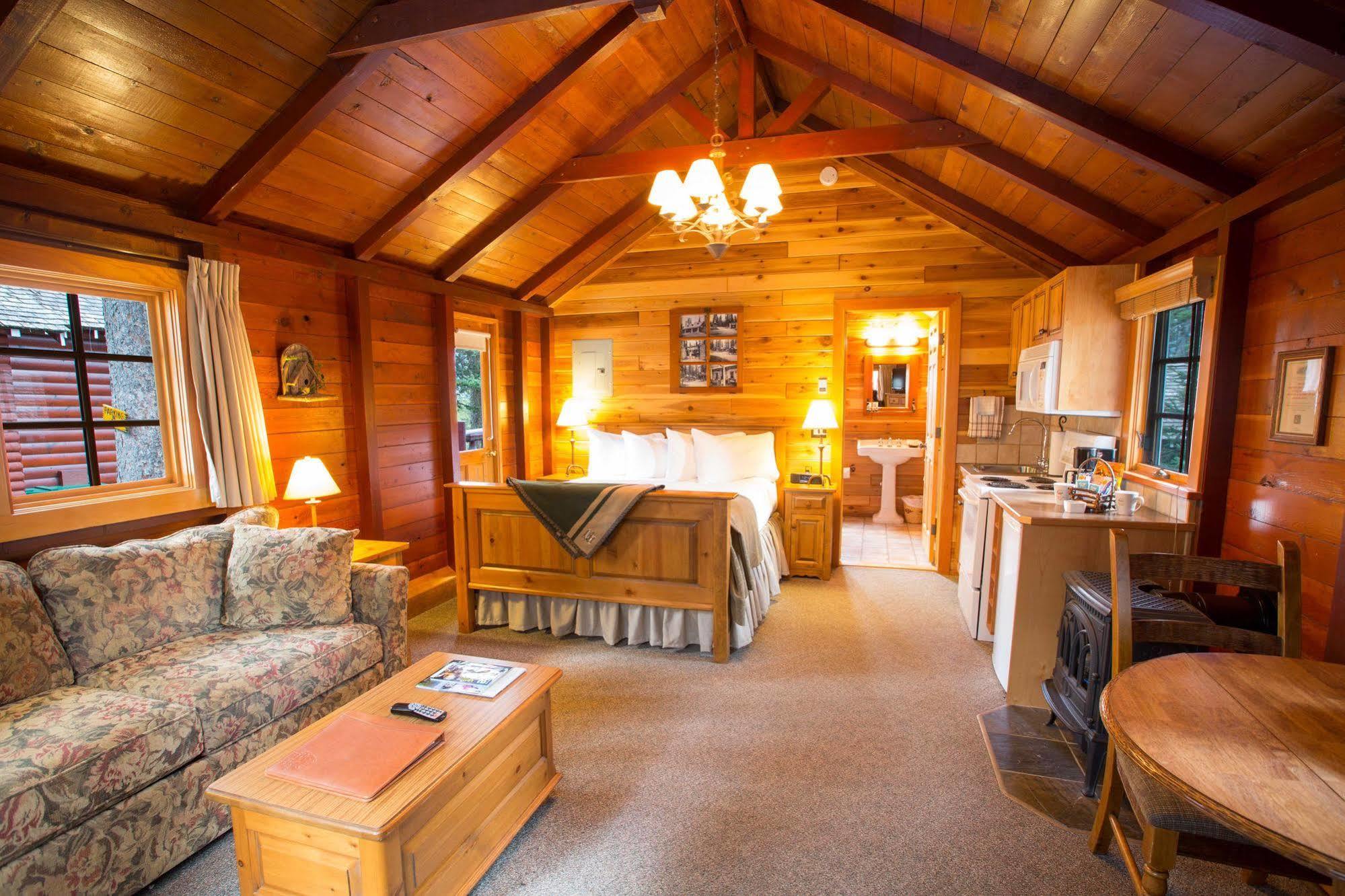 Paradise Lodge And Bungalows Lake Louise Εξωτερικό φωτογραφία